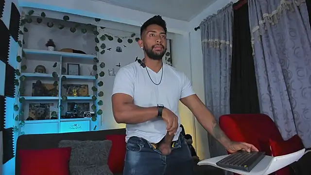 Couple muscle1 online show from 12/01/25, 01:50