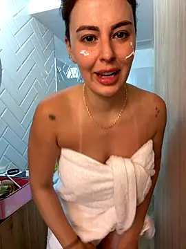 Eva Gonzalez online show from 10/05/25, 02:52