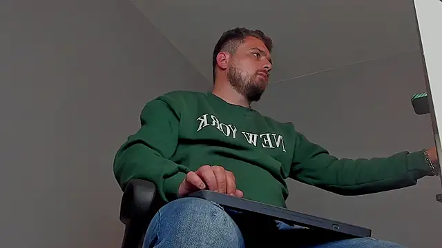 Snapshot of Master_Mark_Wayne chatting on 11/04/25, 06:44 Master Mark Wayne online show from 11/04/25, 06:44