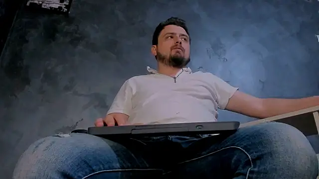 Snapshot of Master_Mark_Wayne chatting on 04/13/26, 08:35 Master Mark Wayne online show from 04/13/26, 08:35