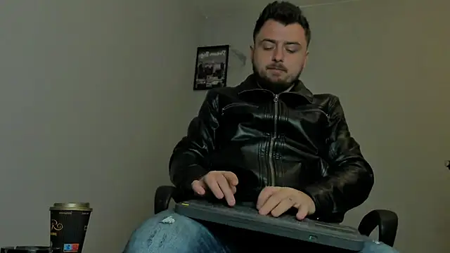 Snapshot of Master_Mark_Wayne chatting on 12/02/25, 06:09 Master Mark Wayne online show from 12/02/25, 06:09