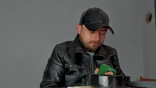 Snapshot of Master_Mark_Wayne chatting on 11/06/25, 11:36 Master Mark Wayne online show from 11/06/25, 11:36