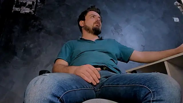 Snapshot of Master_Mark_Wayne chatting on 03/08/26, 02:04 Master Mark Wayne online show from 03/08/26, 02:04