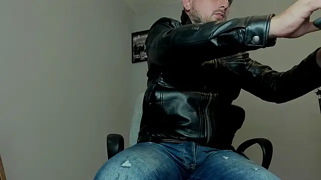 Snapshot of Master_Mark_Wayne chatting on 11/30/25, 02:40 Master Mark Wayne online show from 11/30/25, 02:40