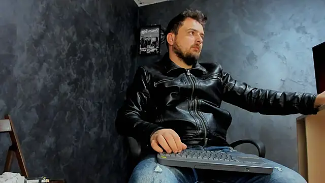 Snapshot of Master_Mark_Wayne chatting on 12/18/25, 10:41 Master Mark Wayne online show from 12/18/25, 10:41