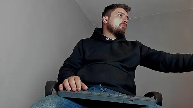 Snapshot of Master_Mark_Wayne chatting on 11/12/25, 12:31 Master Mark Wayne online show from 11/12/25, 12:31