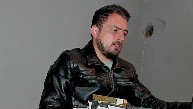 Snapshot of Master_Mark_Wayne chatting on 10/25/25, 07:25 Master Mark Wayne online show from 10/25/25, 07:25