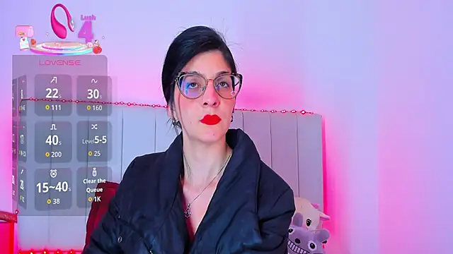Snapshot of caro_lyne_ chatting on 06/12/26, 07:33 caro lyne online show from 06/12/26, 07:33