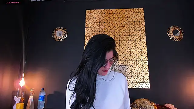 Snapshot of caro_lyne_ chatting on 02/25/25, 02:04 caro lyne online show from 02/25/25, 02:04