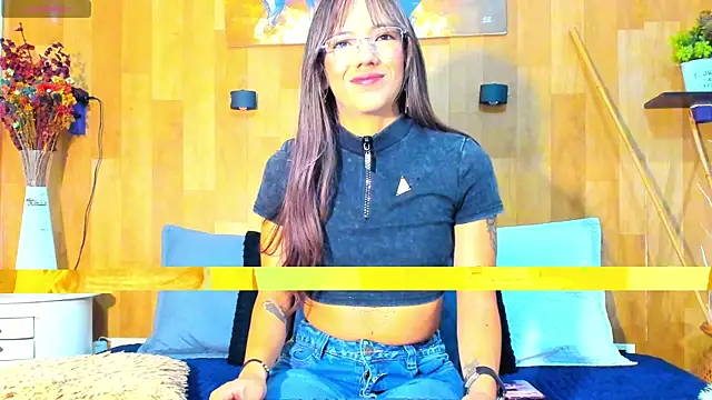 Snapshot of marianaa90 chatting on 05/07/26, 01:03 marianaa90 online show from 05/07/26, 01:03