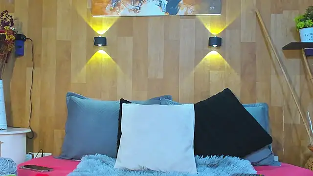 marianaa90 online show from 02/13/26, 04:18