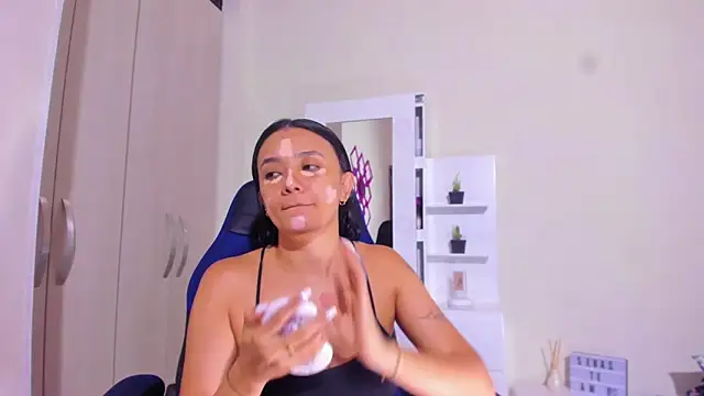 Snapshot of anny_vittar chatting on 03/06/25, 10:26 anny vittar online show from 03/06/25, 10:26