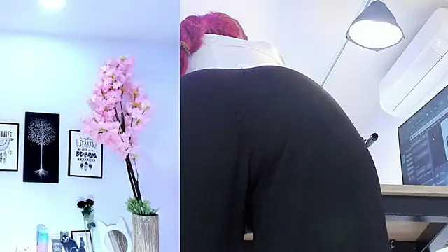 Siouxsie cenobite online show from 10/28/25, 11:42