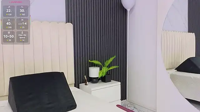 Madiee Rhea online show from 03/23/26, 07:47