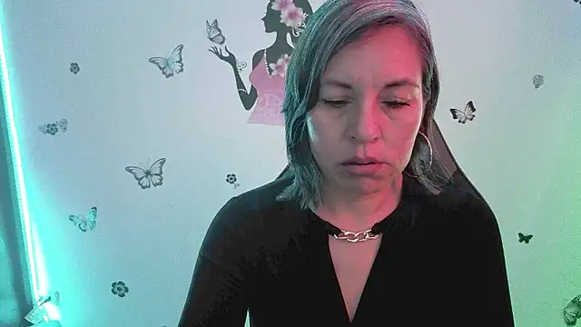 Lady breaks hearts online show from 03/27/26, 12:28