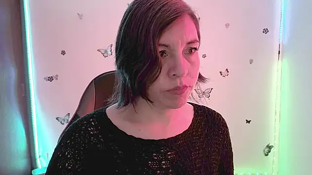 Lady breaks hearts online show from 03/03/26, 12:34