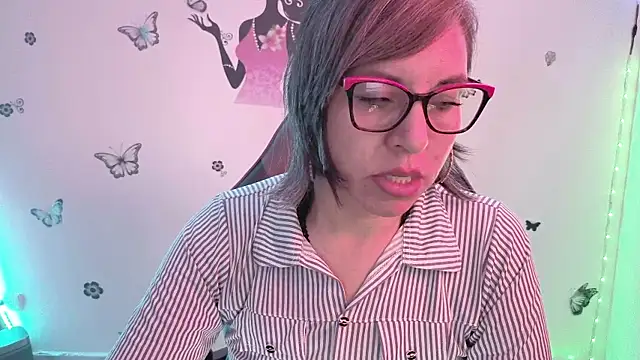 Lady breaks hearts online show from 03/26/26, 12:47