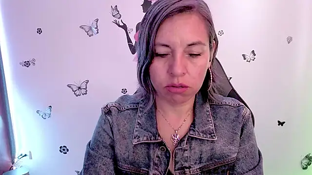 Lady breaks hearts online show from 04/09/26, 12:55