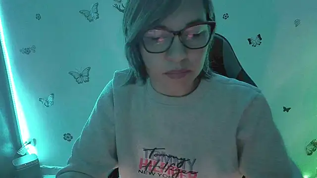 Lady breaks hearts online show from 03/29/26, 10:28