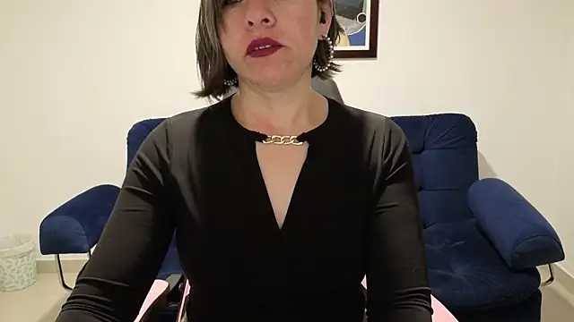 Snapshot of Lady_breaks_hearts chatting on 12/14/25, 10:32 Lady breaks hearts online show from 12/14/25, 10:32