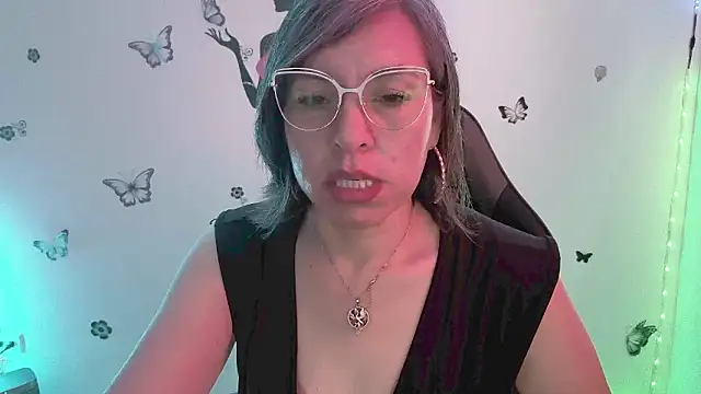 Lady breaks hearts online show from 03/24/26, 12:38