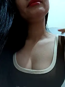 Snapshot of Lyly_sexy2k chatting on 03/21/25, 08:17 Lyly sexy2k online show from 03/21/25, 08:17