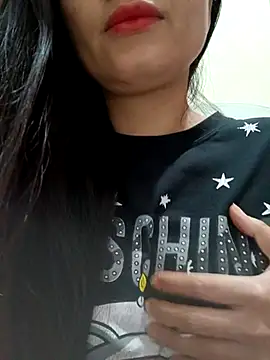 Snapshot of Lyly_sexy2k chatting on 03/21/25, 01:02 Lyly sexy2k online show from 03/21/25, 01:02