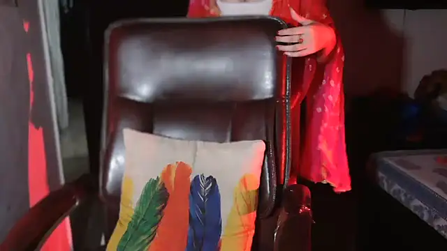 urvashihott online show from 10/03/25, 04:30