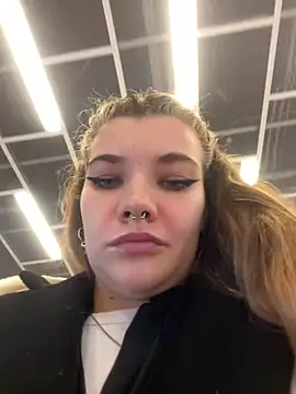 Snapshot of Holy_Tereza chatting on 12/16/25, 03:05 Holy Tereza online show from 12/16/25, 03:05