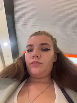 Snapshot of Holy_Tereza chatting on 06/17/26, 03:33 Holy Tereza online show from 06/17/26, 03:33