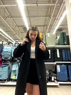 Snapshot of Holy_Tereza chatting on 10/25/25, 03:45 Holy Tereza online show from 10/25/25, 03:45