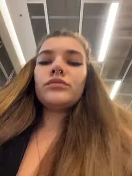 Snapshot of Holy_Tereza chatting on 02/18/26, 03:41 Holy Tereza online show from 02/18/26, 03:41