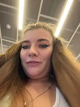 Snapshot of Holy_Tereza chatting on 06/19/26, 03:40 Holy Tereza online show from 06/19/26, 03:40