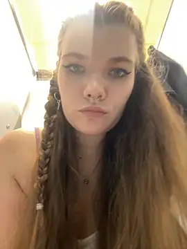 Snapshot of Holy_Tereza chatting on 10/24/25, 03:44 Holy Tereza online show from 10/24/25, 03:44