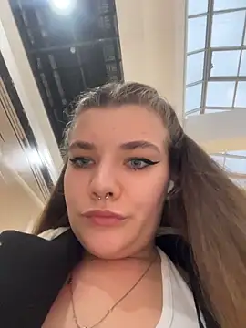 Snapshot of Holy_Tereza chatting on 03/01/26, 03:12 Holy Tereza online show from 03/01/26, 03:12