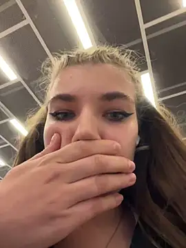 Snapshot of Holy_Tereza chatting on 05/03/26, 03:59 Holy Tereza online show from 05/03/26, 03:59