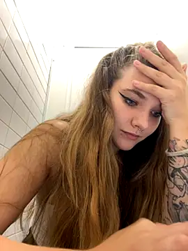Snapshot of Holy_Tereza chatting on 10/03/25, 03:35 Holy Tereza online show from 10/03/25, 03:35