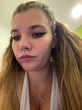 Snapshot of Holy_Tereza chatting on 10/01/25, 03:38 Holy Tereza online show from 10/01/25, 03:38