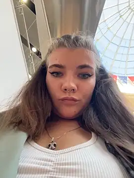 Snapshot of Holy_Tereza chatting on 06/20/26, 03:50 Holy Tereza online show from 06/20/26, 03:50