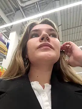 Snapshot of Holy_Tereza chatting on 03/04/25, 03:26 Holy Tereza online show from 03/04/25, 03:26
