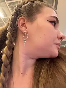 Snapshot of Holy_Tereza chatting on 02/14/26, 03:45 Holy Tereza online show from 02/14/26, 03:45