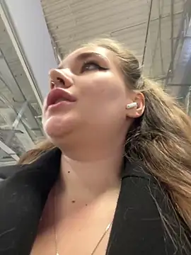 Snapshot of Holy_Tereza chatting on 01/17/26, 03:37 Holy Tereza online show from 01/17/26, 03:37