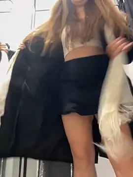 Snapshot of Holy_Tereza chatting on 12/05/25, 03:43 Holy Tereza online show from 12/05/25, 03:43