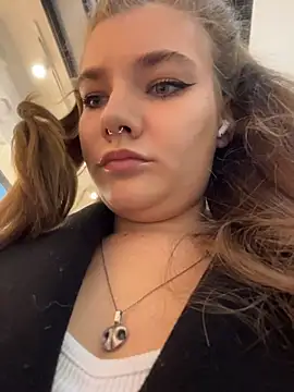 Snapshot of Holy_Tereza chatting on 05/26/26, 03:21 Holy Tereza online show from 05/26/26, 03:21