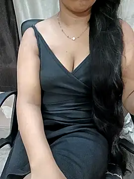 Snapshot of Disha_33 chatting on 10/29/25, 01:37 Disha 33 online show from 10/29/25, 01:37