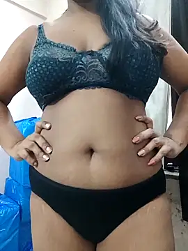 Snapshot of Disha_33 chatting on 10/31/25, 12:40 Disha 33 online show from 10/31/25, 12:40