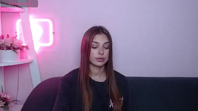 Snapshot of MilanaAngelAs chatting on 07/17/26, 04:53 MilanaAngelAs online show from 07/17/26, 04:53