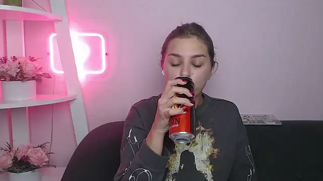 MilanaAngelAs online show from 10/28/25, 08:41