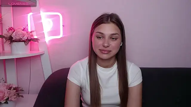 Snapshot of MilanaAngelAs chatting on 05/26/26, 07:45 MilanaAngelAs online show from 05/26/26, 07:45