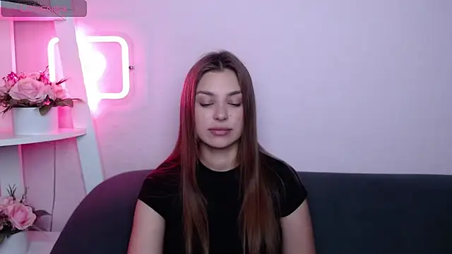 Snapshot of MilanaAngelAs chatting on 06/14/26, 04:46 MilanaAngelAs online show from 06/14/26, 04:46